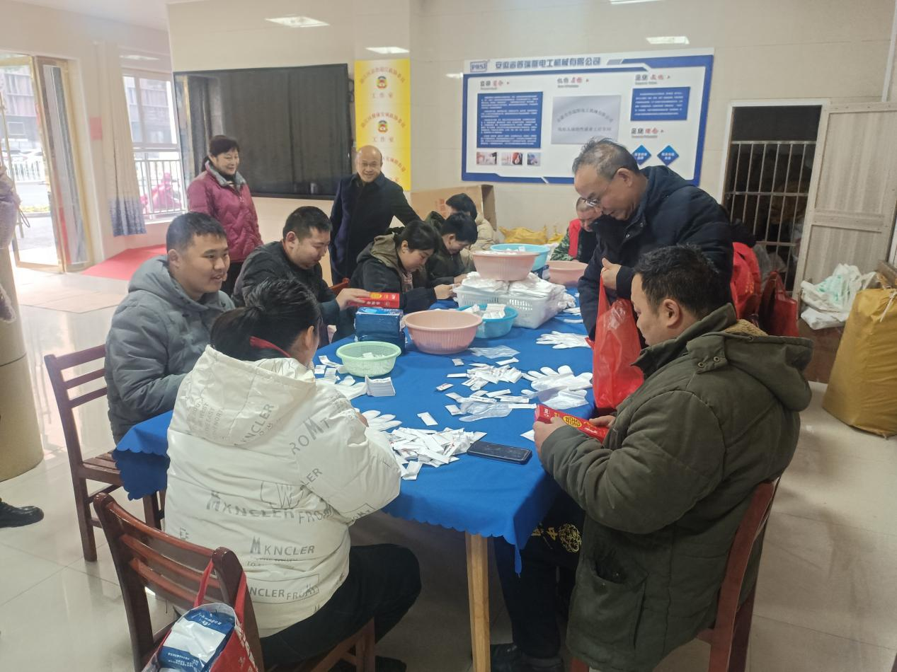 總經理張清富新春走訪殘疾人就業(yè)工療車間